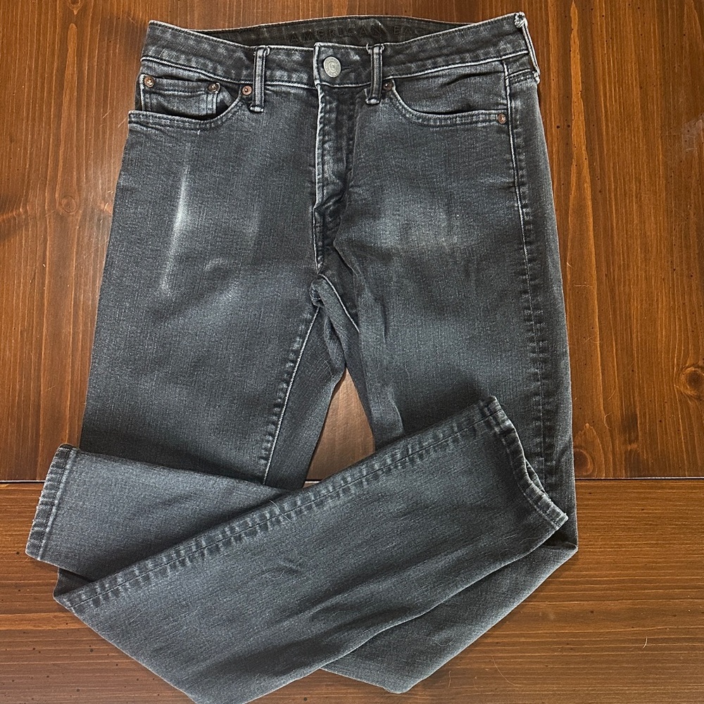 American Eagle Outfitters Airflex+ Men's Athletic Skinny Jeans in Washed Black